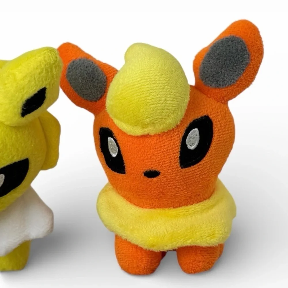 Vintage 2010/11 Pokemon Center Plush Eevee, Flareon, Jolteon Lot of 3, 5” EUC